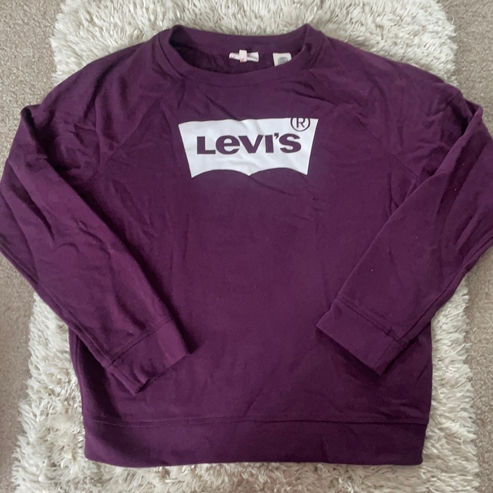 Levi’s brand size Medium crewneck sweatshirt in purple